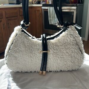 Brand: Chinese laundry